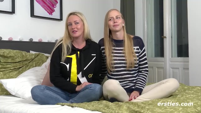 Heiße deutsche Blondine bringt Freundin 2 mal zum Orgasmus