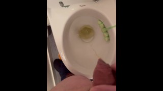 Pissing Pisse WC