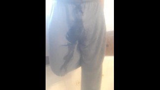 Benetzende Verschwommene Mit Sperma Bedeckte Cameria Leckte Meinen Finger, Um Es Zu Reinigen