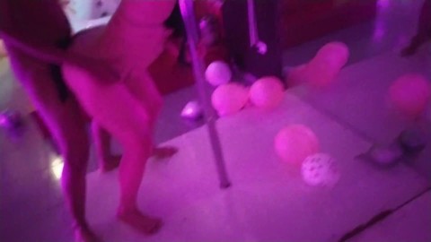 Stripper fodido na bunda na sala VIP