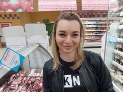 I met her while shopping, blowjob in the public toilet, she swallows a huge cumshot