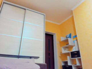 Beautiful_Myla;Angel plays hot dildo games!