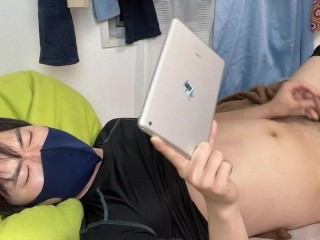 A Cute Japanese Boy who Masturbates while Watching the IPad ♡ Handjob