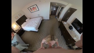 VR 3D POV Rebel Rhyder pijpbeurt met een facial