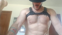 牛仔爸爸他妈的男人的 POV，JUSTFOR 上的完整视频。粉丝/PJANDTHEBEAR