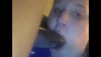 White thot sucking dick for the low