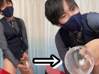 De Barman Ejaculeert in Het Glas ♡ Masturbatie Handjob [japanse Jongen]