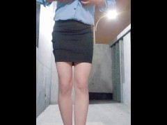 【伪娘】在写字楼的公共区域高潮 - Screenshot 6 of 16 - Ladyboy