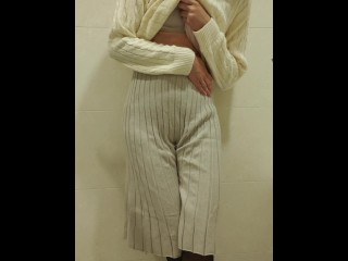 [Pee Desperation] Dirty peptite Girl_wet her white skirt and black_pantyhose with no panties