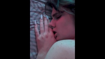 Выебал школьницу 18 летнию после уроков и кончил внутрь