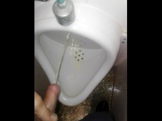 Pissing 2