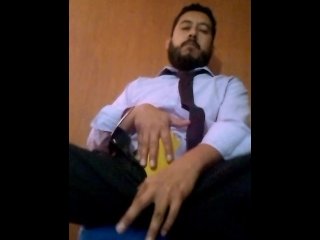 Después de un día de trabajo duro, mi verga también está dura