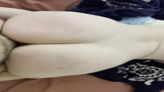 Ragazza dal culo grasso viene speronato da un cazzo ispanico crudo