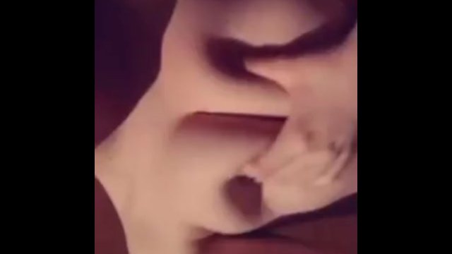 Тру свои задорные сиськи в Snapchat