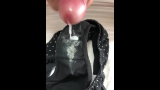 I Ejaculate And Ejaculate My Girlfriend's Panties Stained With Vaginal Discharge.