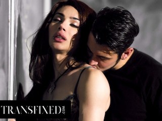 TRANSFIXED - Star Quarterback Seduces his Foxy Trans Tutor Ariel Demure after Class