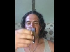 Sissy drinks pee - Screenshot 13 of 16 - Emalahleni