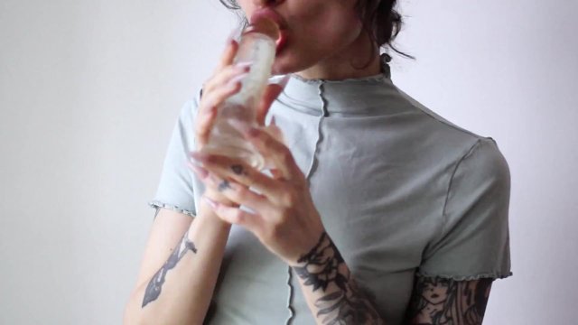 Как поднять себе настроение в пасмурную погоду ? -подрочи!