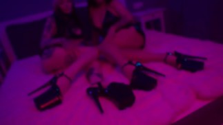 ГРУБЫЙ ЛЕСБИЙСКИЙ СЕКС