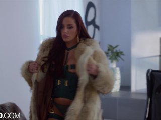 SLAYED Gorgeous Vanna ditches her BF for delicious Aria