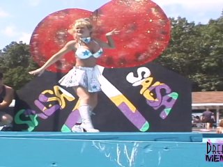 Stage Striptease & Food Porn At Nudes A Poppin