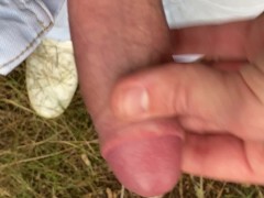 Парень гулял по парку, зачесался член. Решил подрочить ПУБЛИЧНО - Screenshot 3 of 16 - Public