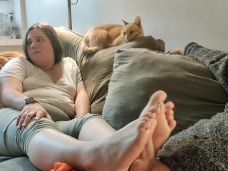 Gave My Annoyed FriendA Massage, Turned Into a_Footjob! - Ignored College Fwb Footjob_Massage