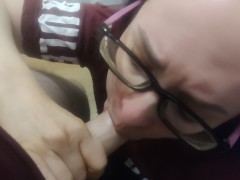 ТРАХАЮ ДЕВУШКУ ДРУГА ПОКА ОН НЕ ВИДИТ - Screenshot 5 of 16 - Hotwife Creampie