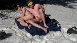 Редкое секс видео - трах на лыжах в зимнем лесу