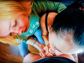 Минет втроем от первого лица - За Кулисами - BTS - Заставил Оператора Кончить Так Сильно