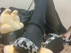 女装 レザー ショートパンツ オナニー 勃起 踏み潰し 調教 日本人 - Screenshot 9 of 16 - Training