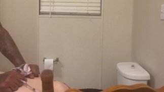 HARDCORE BATHROOM BACKSHOTS FOR FINESSE4K!! WATCH ME MAKE HER JUICY ASS CHEEKS CLAP OVER AND OVER!!!