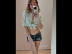 Сучка готовится скакать на большом члене - Screenshot 8 of 16 - Shaved Pussy