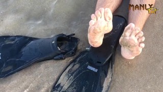 CUM FINS & FLIPPERS - PUBLIC NUDIST BEACH - CUM FEET SOCKS SERIES - MANLYFOOT 💦 🦶 - EPISODE 3