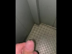 Masturbation in elevator  - Screenshot 10 of 16 - Public