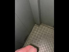 Masturbation in elevator  - Screenshot 5 of 16 - Elevator