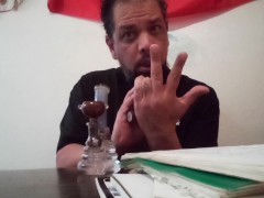 Puffing on that Grease Monkey yo - Screenshot 7 of 16 - Smoke