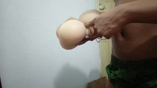 Criando meu brinquedo de buceta falsa com meus dedos. Adorando bunda falsa