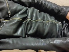 女装 オナニー レザー ジャケット スカート 射精 オナホ 女王様 SM 踏み潰し 調教 日本人 - Screenshot 16 of 16 - Leather