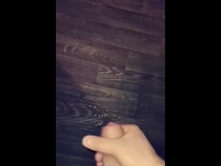 J'éjacule en secret chez une amie