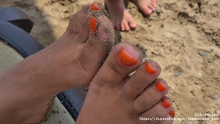 Close-UP Sexy tenen Nympho Goddess voeten (FOOT WORSHIP) oranje nagels
