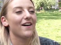 Heiße 19-jährige Münchnerin lässt sich beim Masturbieren filmen