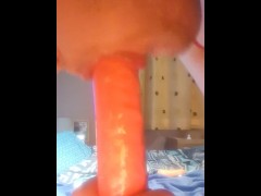 Cd has fun with dildo