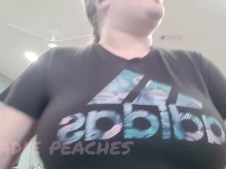 BBW Fatty Works Out_and Flashes Her_Tits at the Gym