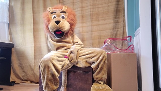 640px x 360px - Squirting in my Lion Mascot Suit - Pornhub.com