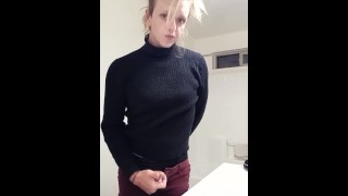 Hot tgirl destroys her asshole with big dildo