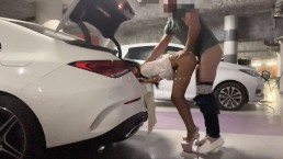 Angela Doll - FULL ANAL: Ein Fremder sodomisiert mich auf einem Parkplatz