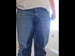 Jeans Piss, very Horny