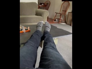 Wiggling tootsies