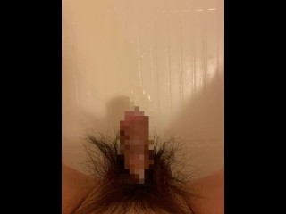 オナニーで大量発射後の放尿